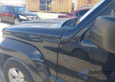 2011 Jeep Liberty Sport z USA, uszkodzony, nr VIN 1J4PP2GK9BW518261